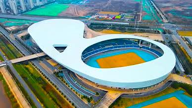 4K航拍南京江北新区地标青奥体育馆视频的预览图